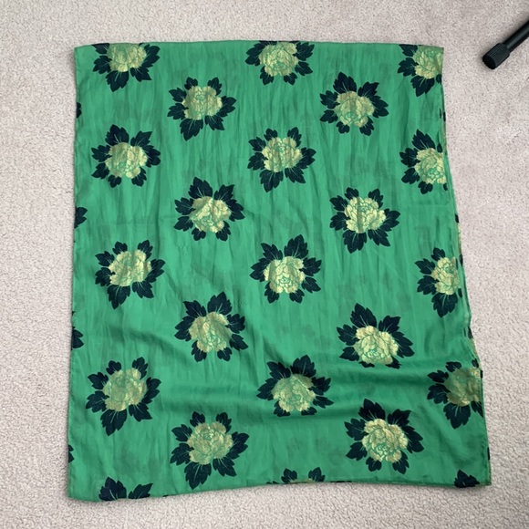 Two infinity scarves - Picture 3 of 4